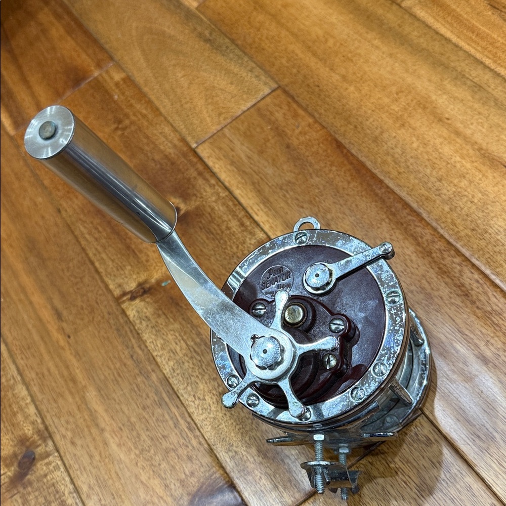 Vintage Penn Senator 114-H Fishing Reel - Picture 2 of 10